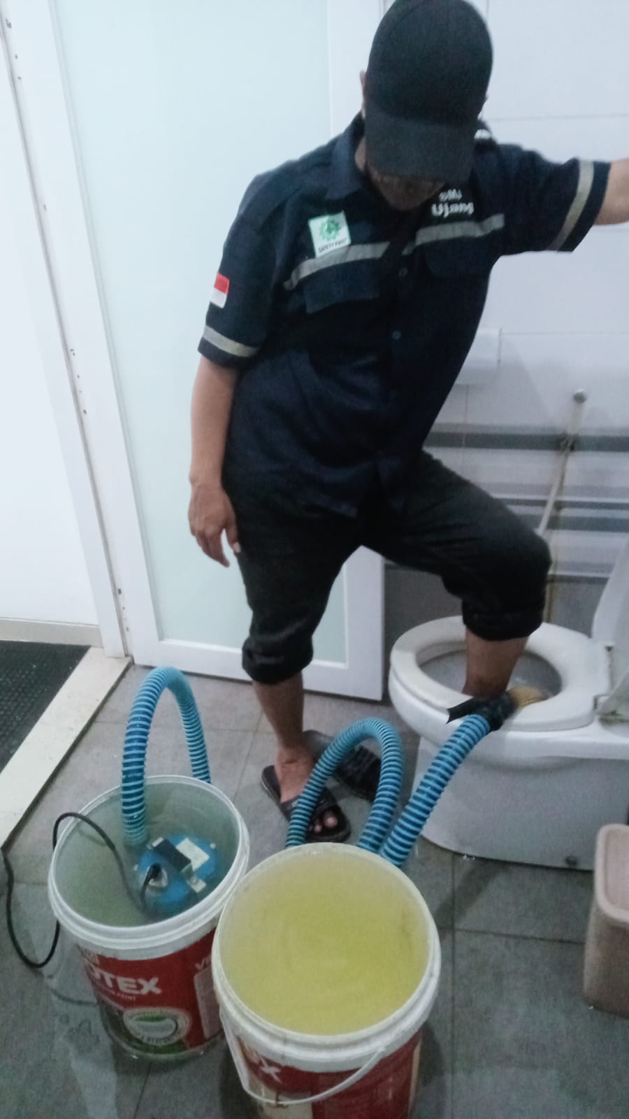 Sedot WC Mampet